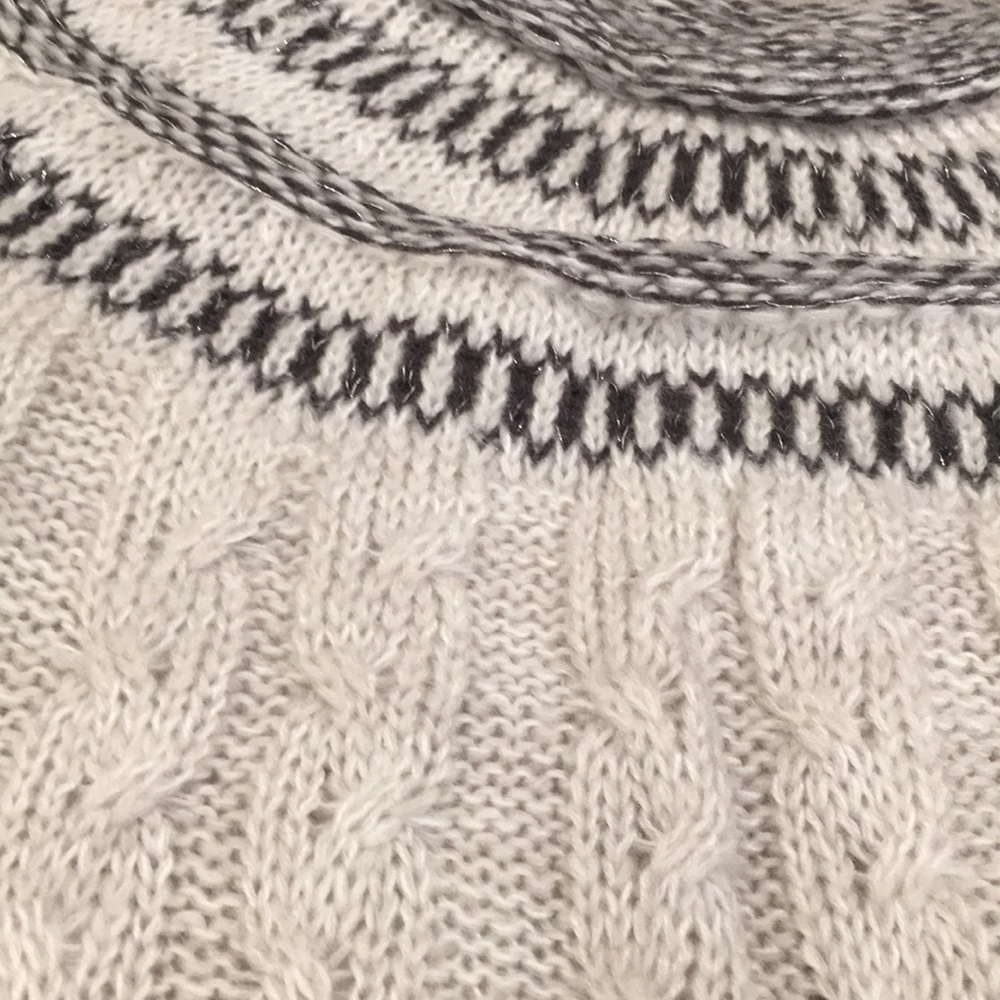 Hollister knit sweatshirt - Picture 2 of 2